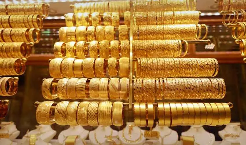 Massive Fall! Gold Prices Decline by Rs14,000 Per Tola in Pakistan